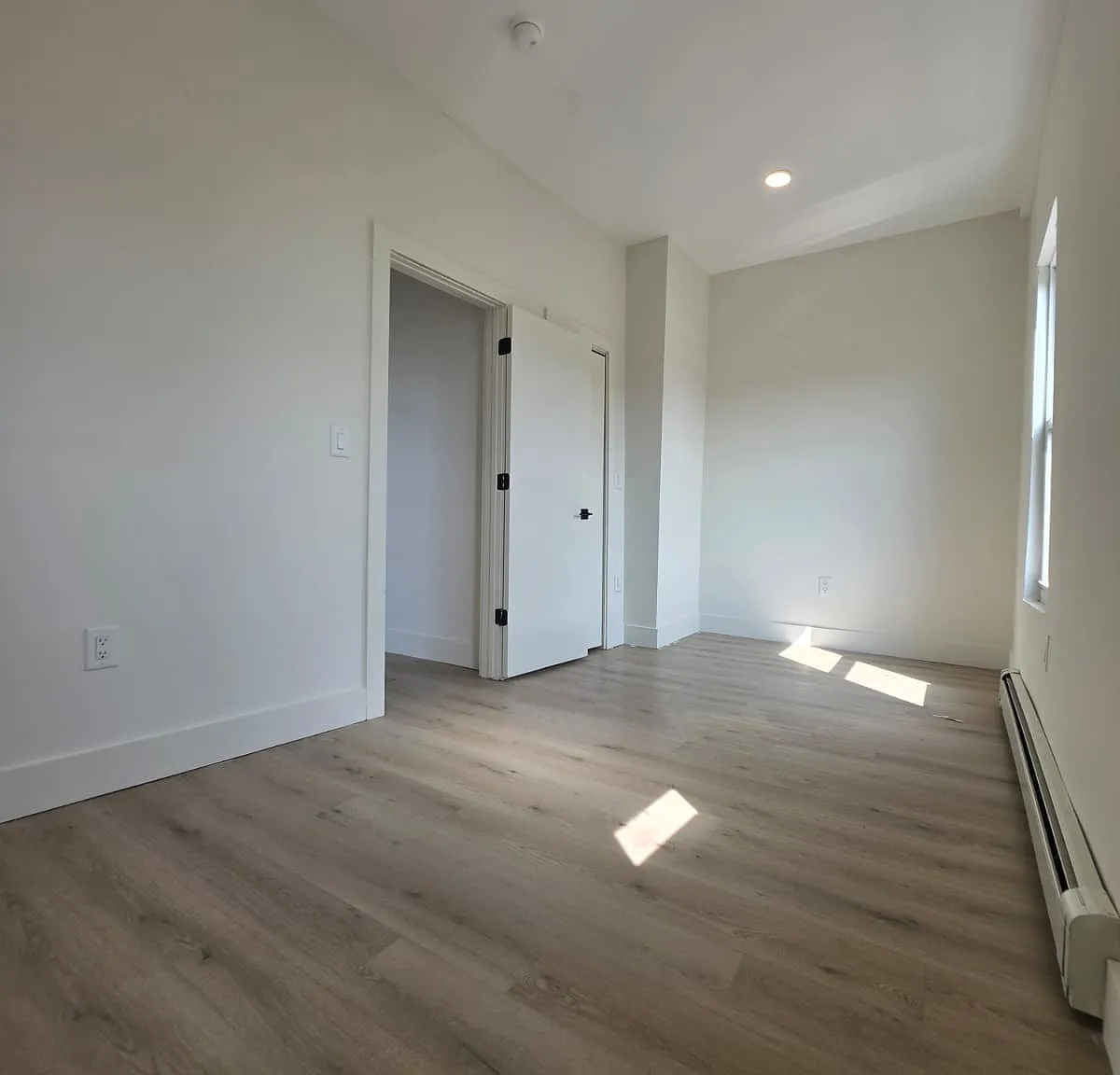 2 bed, 800 sqft, $2,350 — Photo 3
