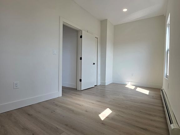 3rd image of 532 W Side Ave #3L