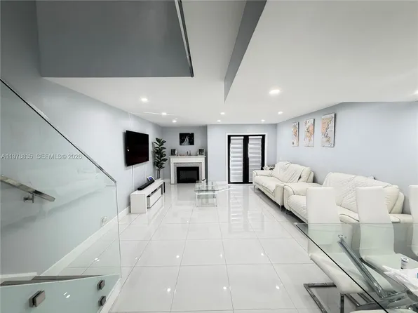 844 W 41st St #47, Hialeah, FL 33012