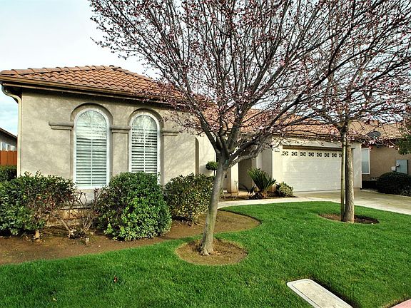 3rd image of 2415 E Marquise Ct