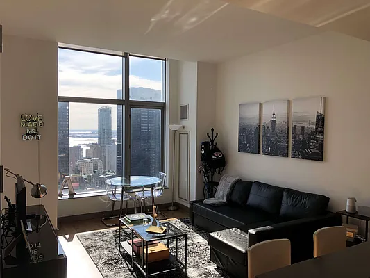 Rented by Owner | media 9