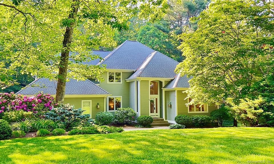 1st image of 450 Stanley Drive