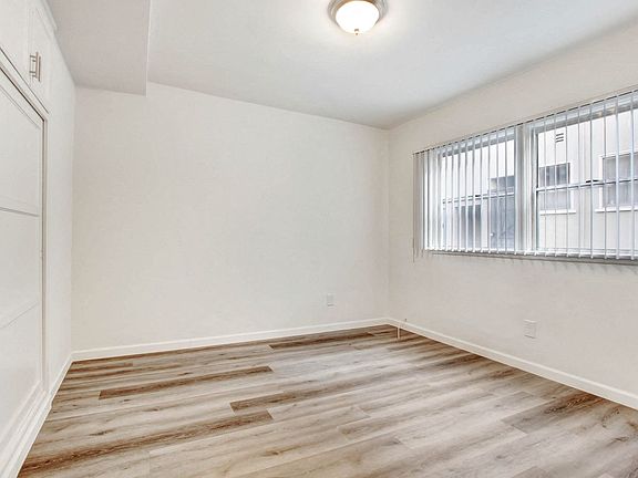 2nd image of 132 N Oxford Ave #4888559
