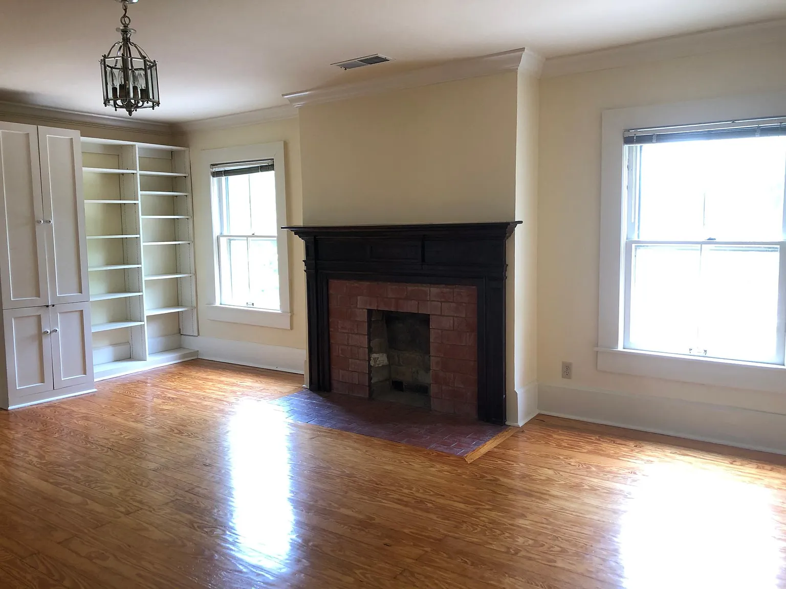 425 E High St — Photo 4