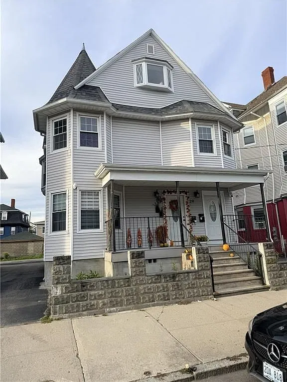 2 bed, 1.0 bath, 1000 sqft, $1,800 — Photo 1