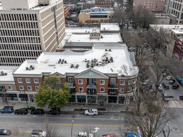 10 E Washington St APT 2J, Greenville, SC 29601