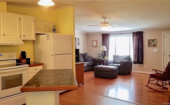 2nd image of 225 White Ash Cir