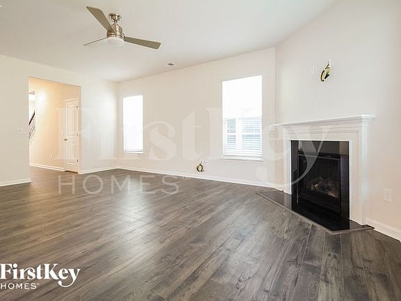 3rd image of 400 Ashborne Ln