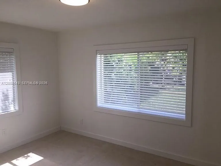 805 NE 138th St #805 — Photo 9