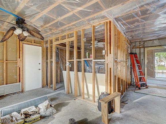 5th image of 4419 N Bay Cir