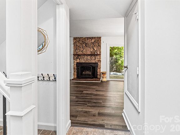 3rd image of 6100 Honeysuckle Ln