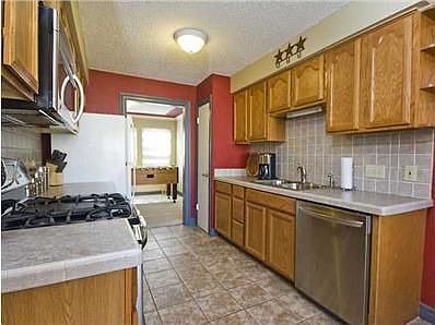 4th image of 6710 Skynook Dr