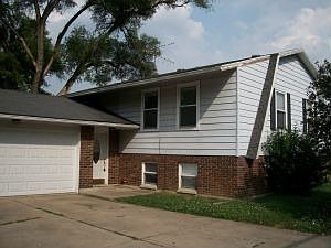 1st image of 882 S Linden Ave APT 1