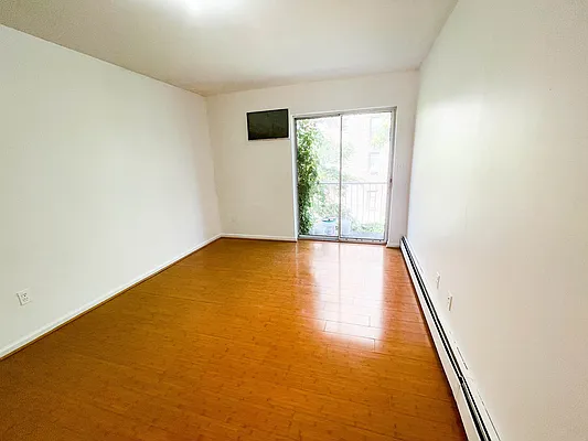 Rented by Showcase Realty | media 6