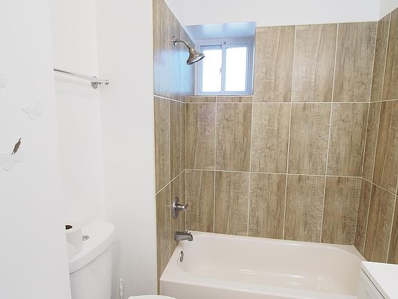 5th image of 2747 S Sawyer Ave #1