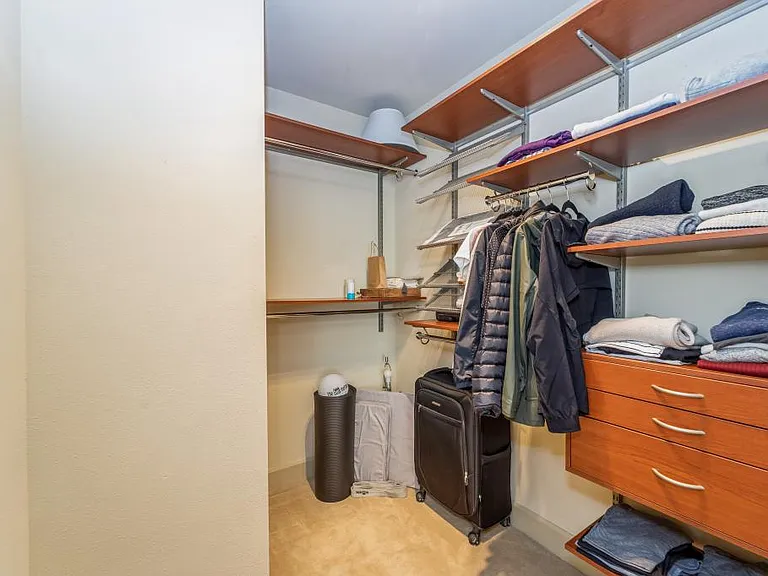 Walk in closet