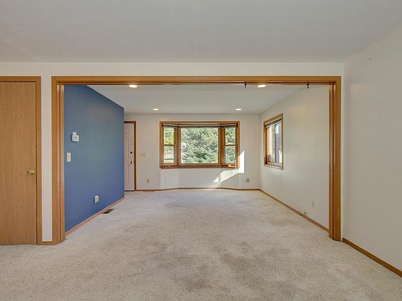 4th image of 3990 66th St E