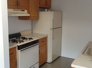 1271 N Railroad Ave, Staten Island, NY 10306
