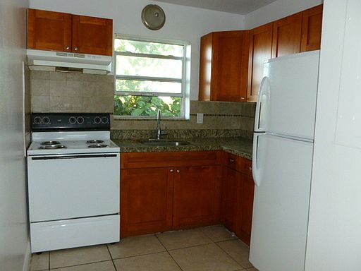 2nd image of 2751 SW 2nd St APT C