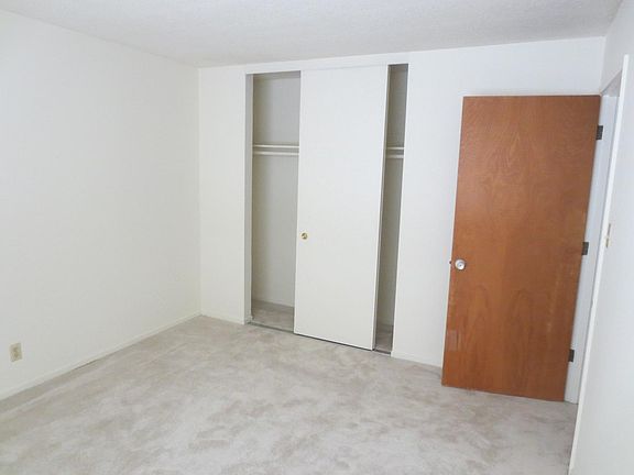 3rd image of 2025 Pine St APT 11