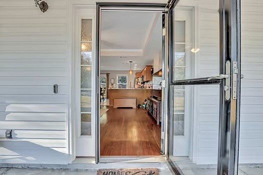 4th image of 180 Celadon St