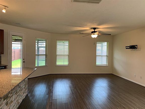 5th image of 25314 Queens Causeway Ln