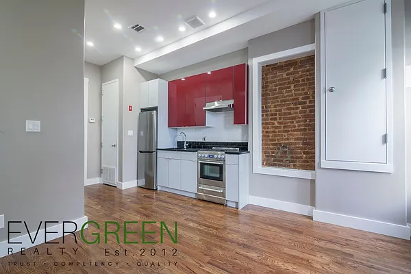 Rented by ERNY LLC | media 8