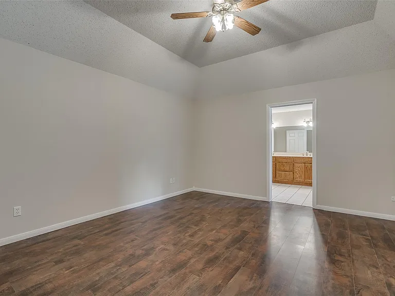 2460 Pebblebrook Cir — Photo 15