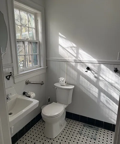 6820 Goodwood Ave — Photo 5