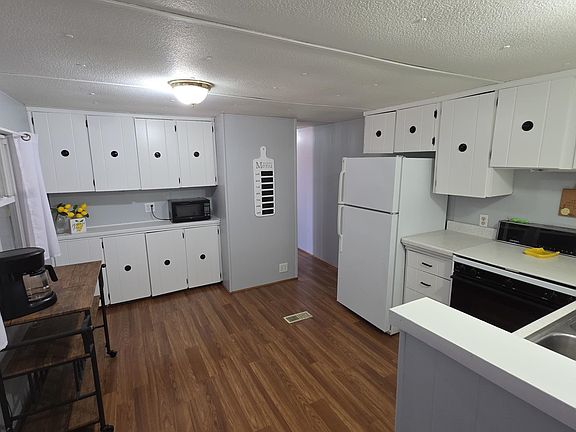 4th image of 92 Rohr St #25