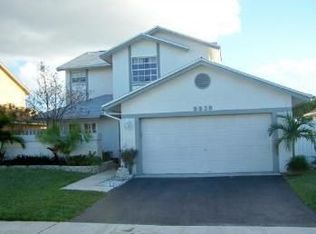 9930 SW 9th Ct, Pembroke Pines, FL 33025