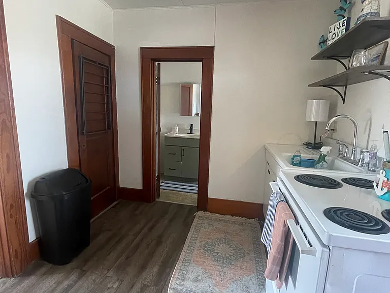 320 Wilson Ave — Photo 21
