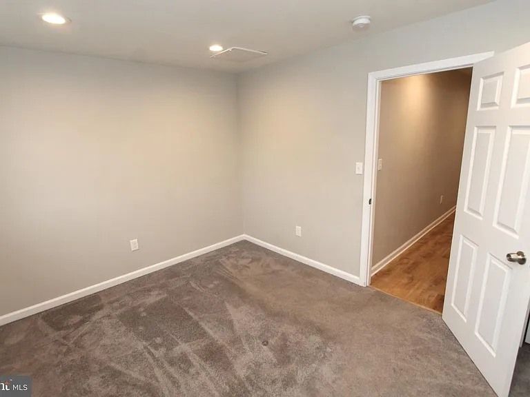 1807 Parkview Ave — Photo 12