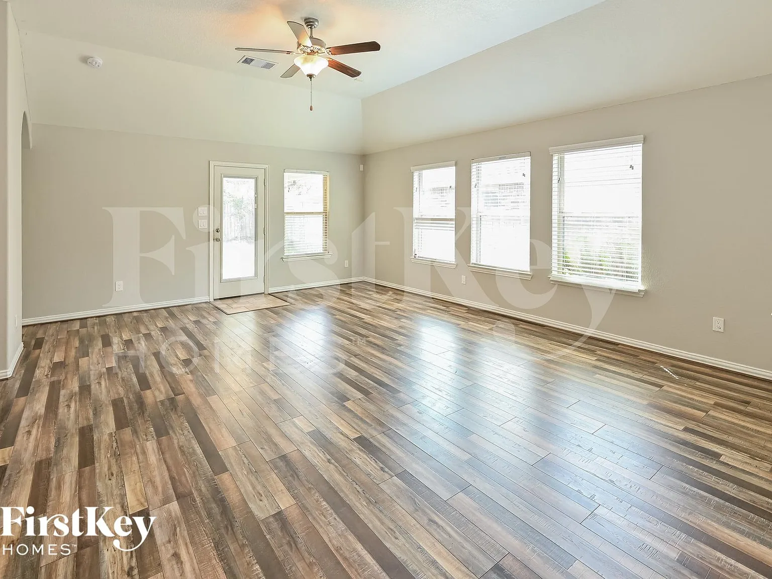 4 bed, 2.0 bath, 1994 sqft, $2,565 — Photo 2