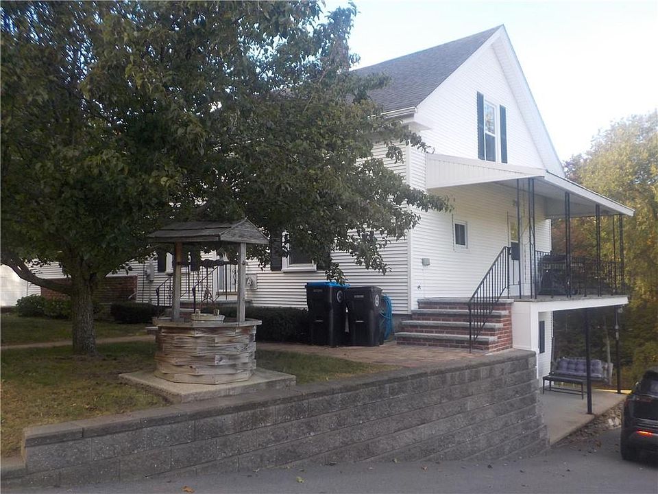 1st image of 19 Old Pound Hill Rd