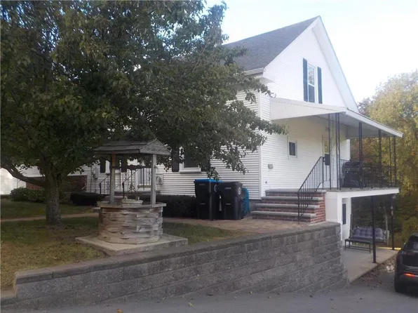 19 Old Pound Hill Rd, North Smithfield, RI 02896