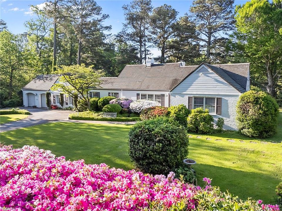 1st image of 1005 Bay Colony Dr