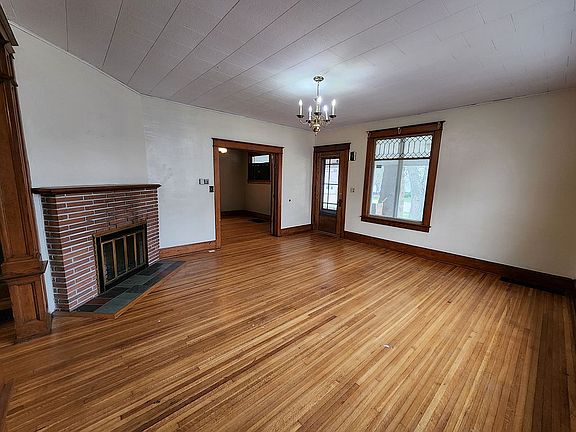 5th image of 816 S Park Blvd
