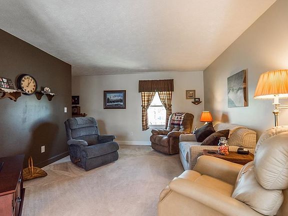 4th image of 756 Oakdale Dr