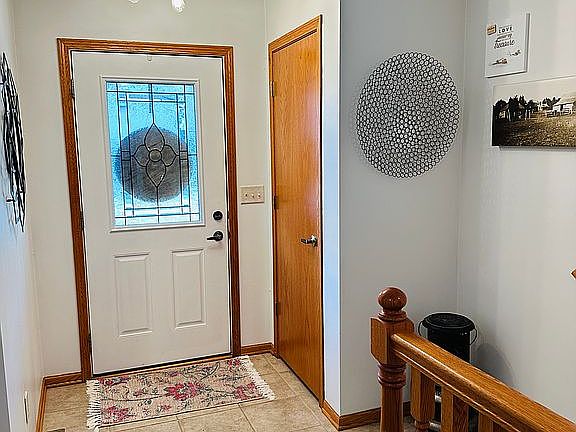 4th image of 1035 Willow Ave