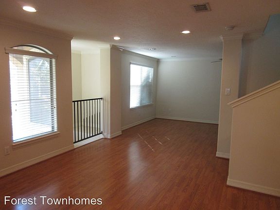 4th image of 3710 Sherwood Ln Unit 110