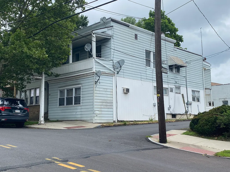 426-428 E Northampton St #3