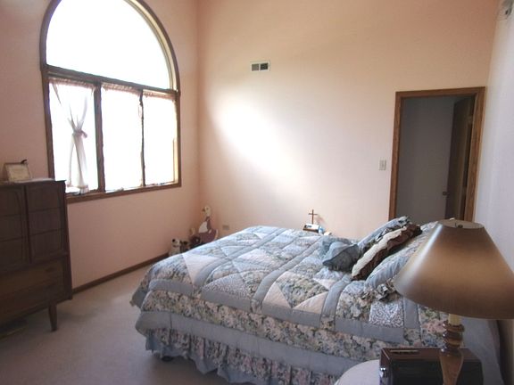 5th image of 5429 S Newcastle Ave #321