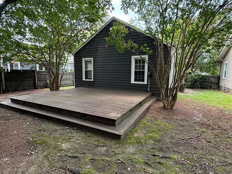 1724 Hawthorne Ln — Photo 22