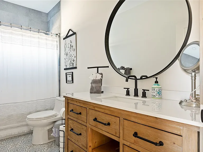 1215 Valley View Dr — Photo 19