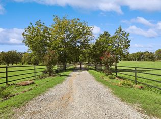 1951 W Line Rd, Whitesboro, TX 76273