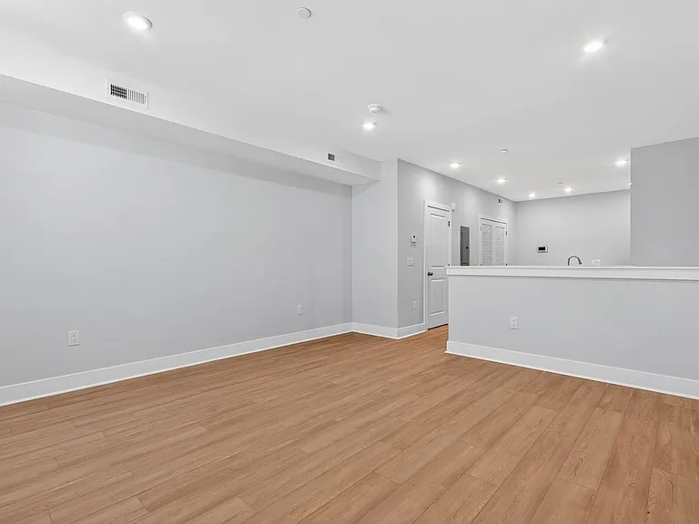 822 N 40th St — Photo 29