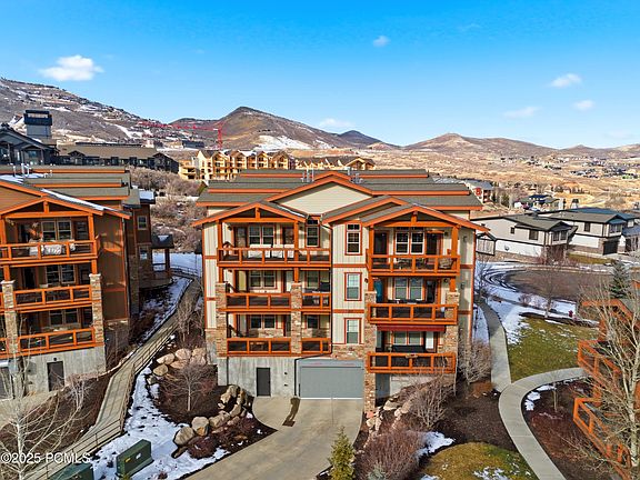 3rd image of 1288 Deer Park Cir #302