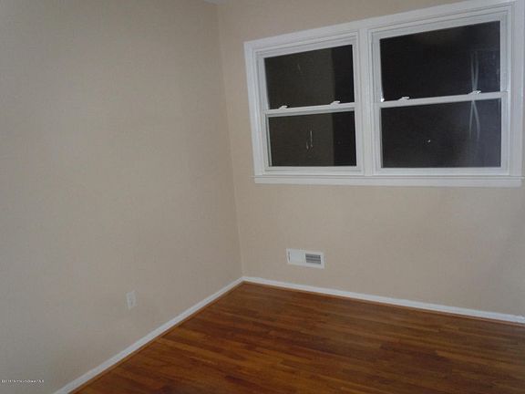 4th image of 71 Maplewood Dr