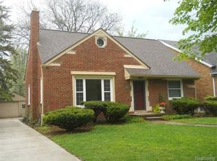 852 University Pl, Grosse Pointe, MI 48230